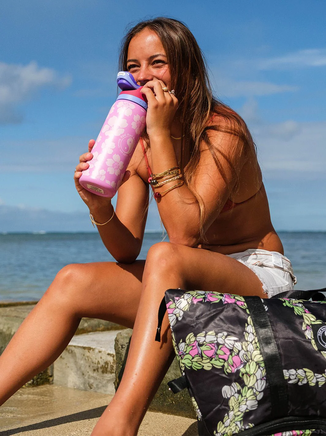 T&C Surf 32 oz Throwback Sakura Owala - Image 5