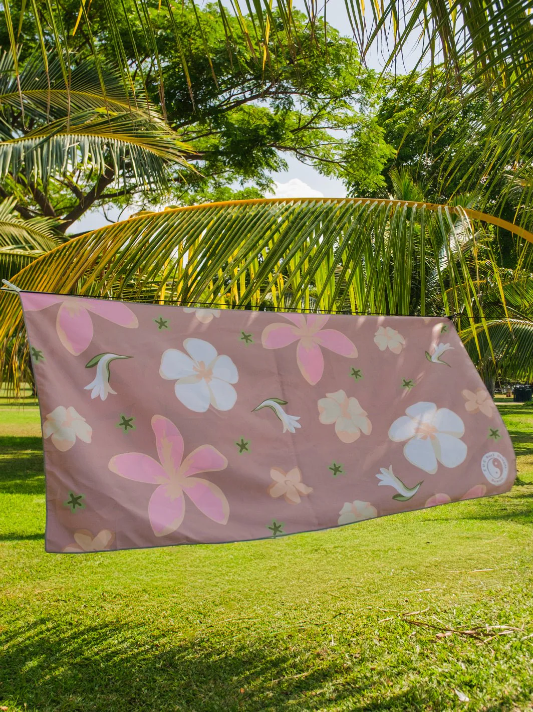 Puaonaona Frame Microfiber Towel - Image 2
