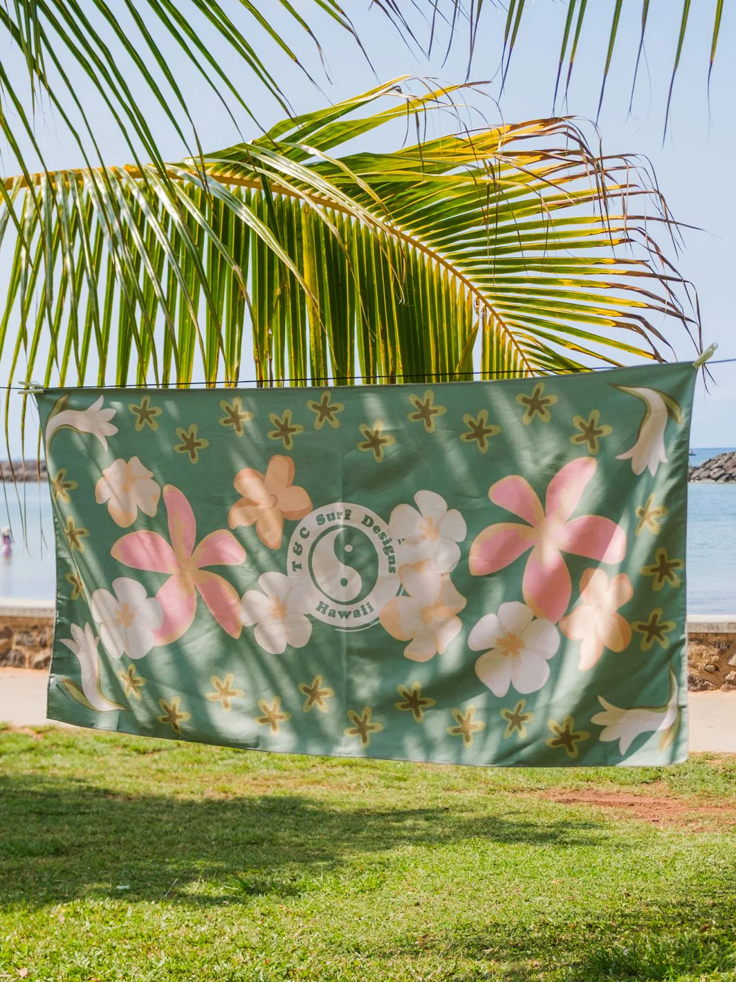 Puaonaona Frame Microfiber Towel - Image 3