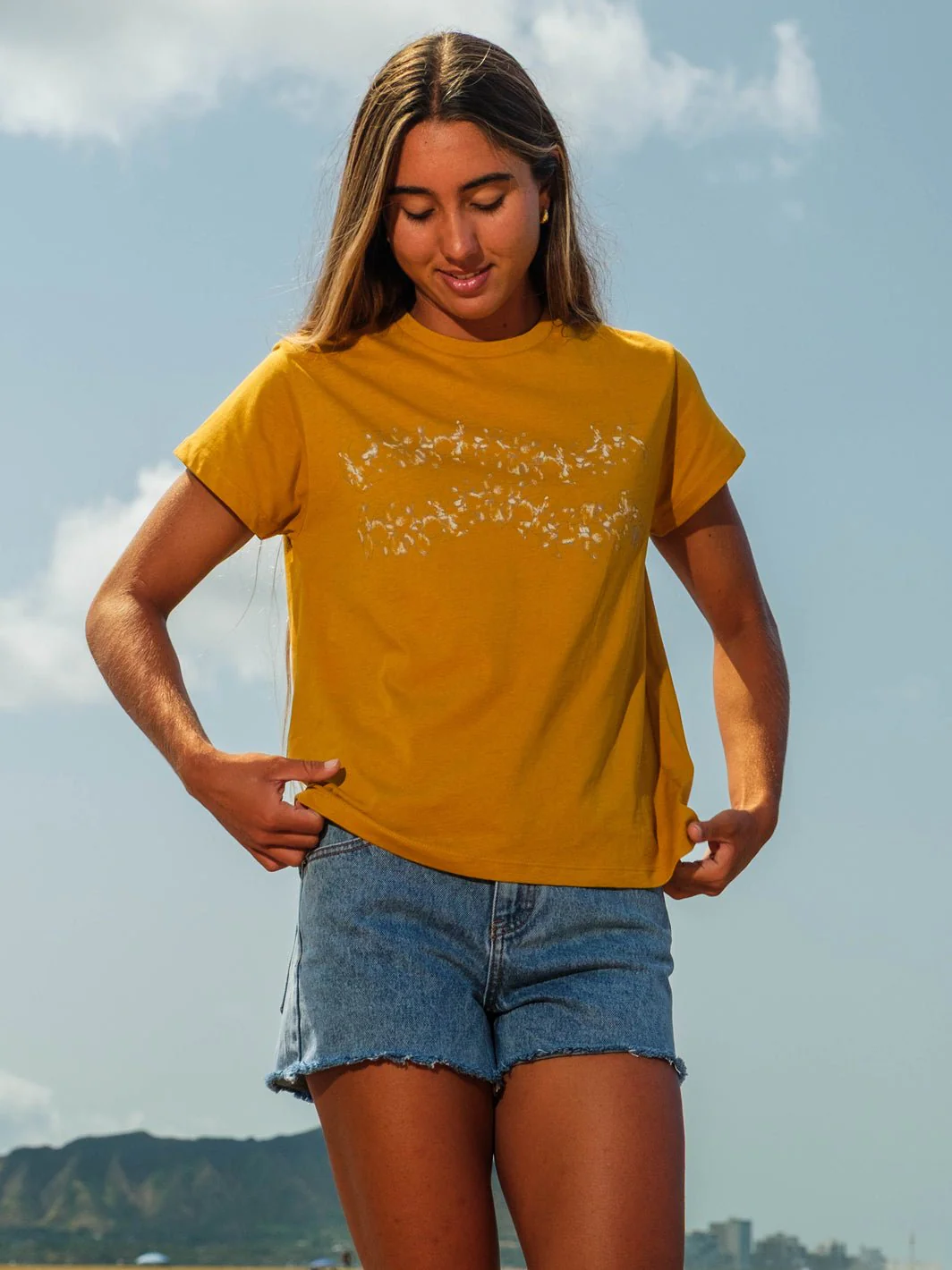 Simple Puakeni Lei Boyfriend Tee - Image 5